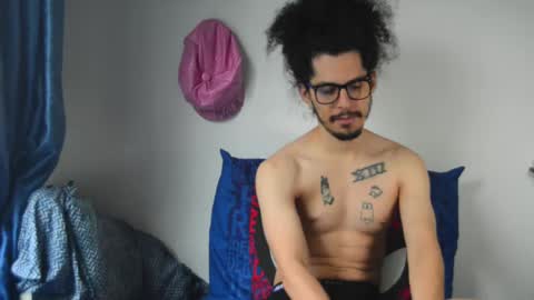 Esnider online show from February 22, 5:13 pm