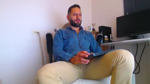 esteban online show from February 4, 3:27 pm