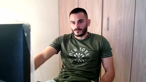 Esteban Fernandez online show from February 4, 7:55 pm