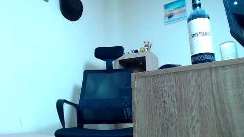 Esteban Fernandez online show from February 22, 3:32 am