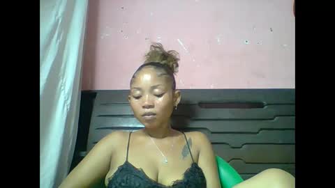 estelah20 online show from March 4, 3:42 pm