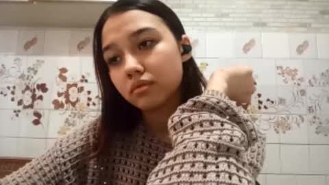 estellekirbo online show from March 20, 1:38 pm