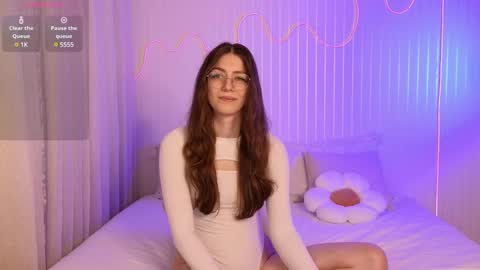 Snapshot of ester_hill chatting on January 23, 4:41 am Ester online show from January 23, 4:41 am
