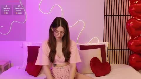 Snapshot of ester_hill chatting on February 10, 9:15 pm Ester online show from February 10, 9:15 pm