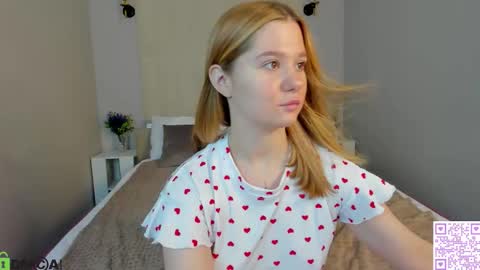 Ester online show from October 8, 7:47 am