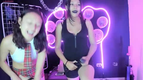 Snapshot of estudiooro509 chatting on October 7, 7:21 pm Cloe and Megan online show from October 7, 7:21 pm