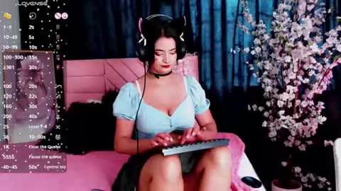 Moon online show from June 23, 8:26 pm