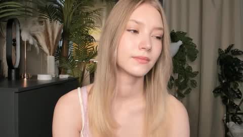 Snapshot of eternity_cuite chatting on September 27, 6:00 am Natalie online show from September 27, 6:00 am