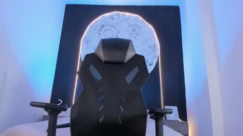 ethaancox online show from November 3, 10:33 pm