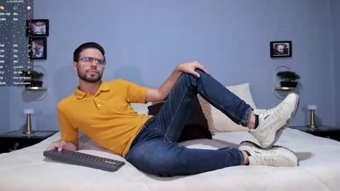 ADAM TAYLOR  ETHAN CAMBAL INDEPENDENT MODELS online show from January 7, 9:57 pm