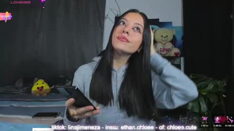 Snapshot of ethan_chloee chatting on February 2, 3:43 am  Chloe  Ethan  online show from February 2, 3:43 am