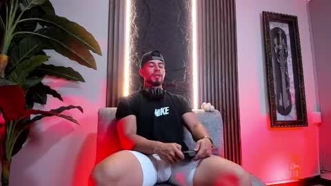 Andres online show from November 20, 3:09 pm