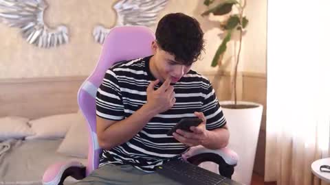 ethan_occonor online show from December 3, 10:10 pm