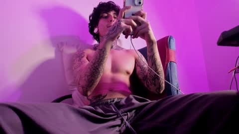 Snapshot of ethan_sykes chatting on September 14, 4:15 am Ethan sykes online show from September 14, 4:15 am