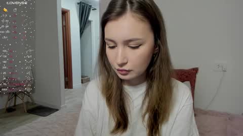 Veronica Tiia Lilith left to right online show from March 27, 9:27 pm