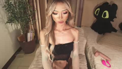 euphoric_goddess online show from July 24, 8:39 pm