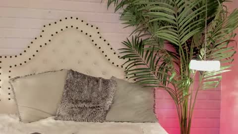  Eurekaa  online show from February 26, 8:15 pm