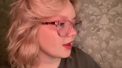 eva_kittenn online show from September 15, 4:19 pm