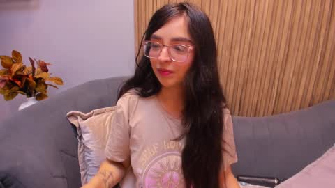 Snapshot of eva_macalliter chatting on February 28, 2:31 am Angelinne online show from February 28, 2:31 am