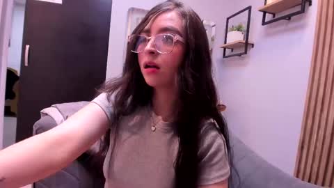 Snapshot of eva_macalliter chatting on October 2, 4:33 am Angelinne online show from October 2, 4:33 am