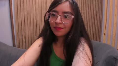 Snapshot of eva_macalliter chatting on February 8, 3:19 am Angelinne online show from February 8, 3:19 am