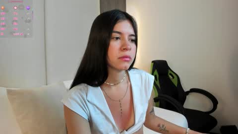 E V A  online show from March 3, 12:23 pm