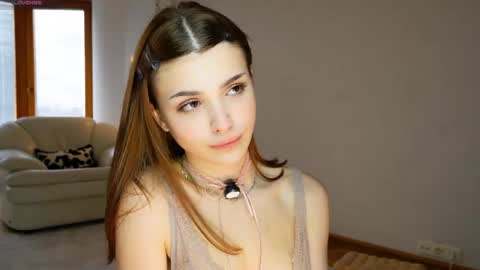 Hello my name is Eva its my first day here online show from April 4, 9:05 am