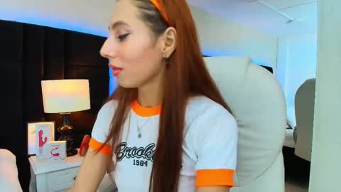 Snapshot of evaa_cloee chatting on September 13, 3:53 am EVA CLOEE online show from September 13, 3:53 am