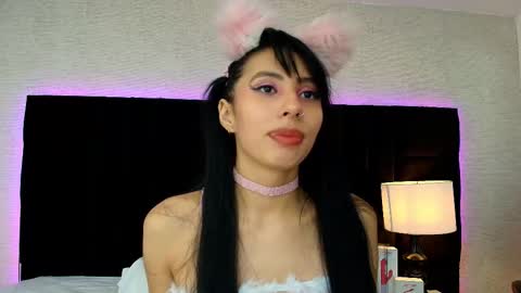 Snapshot of evaa_cloee chatting on October 2, 4:33 am EVA CLOEE online show from October 2, 4:33 am