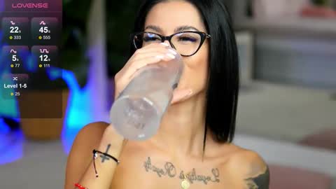 Eva  online show from October 27, 6:02 am