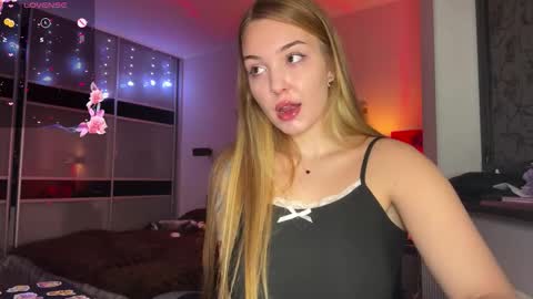 evacarter1 online show from November 15, 1:56 pm