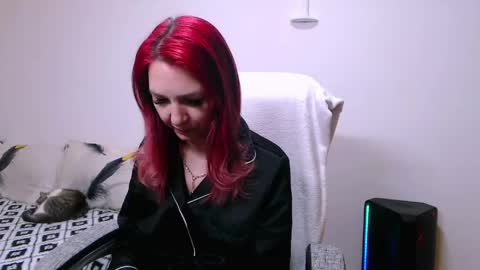 EvadesireONE online show from May 17, 7:23 pm
