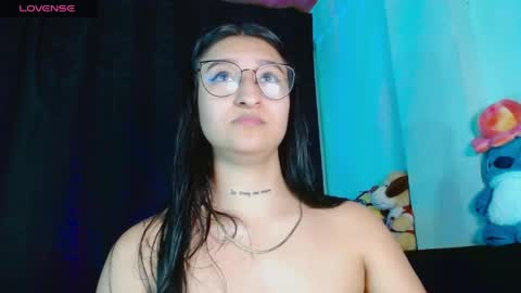 Evah Lee online show from April 4, 2:07 am