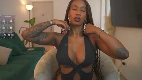 evajacksss_ online show from January 19, 4:25 pm