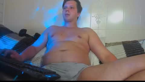 Snapshot of evan_boomer chatting on September 24, 3:19 pm evan_boomer online show from September 24, 3:19 pm
