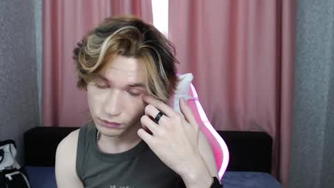Snapshot of evan_reinhart chatting on September 26, 9:17 am evan_reinhart online show from September 26, 9:17 am