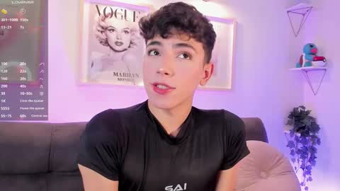 Snapshot of evan_voss chatting on October 24, 6:36 am Evan voss  help me get 200 likesindependent model online show from October 24, 6:36 am