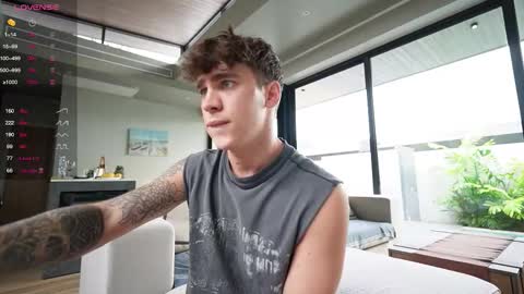 evan_white_ online show from October 18, 10:19 am