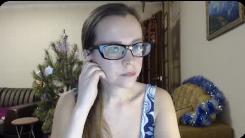 Snapshot of evangeline06 chatting on January 10, 8:51 am YourMistress online show from January 10, 8:51 am