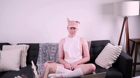 Evan Skye online show from September 23, 12:15 am