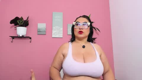 evapalmer_1 online show from September 23, 12:32 pm