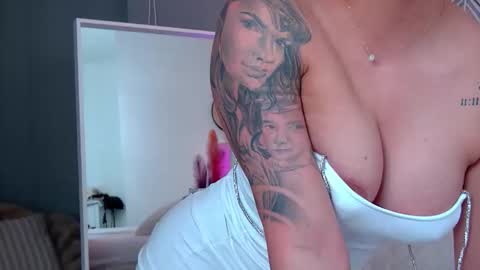 evareyss online show from March 6, 4:06 pm