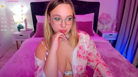 Eva online show from October 24, 12:39 pm