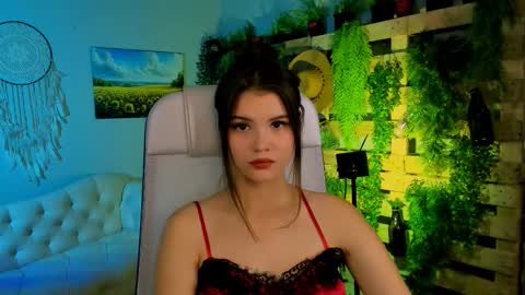 Snapshot of evathopson chatting on October 3, 12:02 pm Eva  next stream -  - 1600 UTC2000  online show from October 3, 12:02 pm