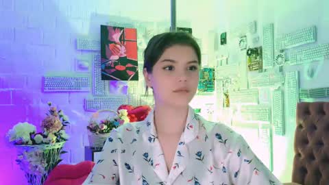 Snapshot of evathopson chatting on February 19, 7:16 pm Eva  next stream -  - 1600 UTC2000  online show from February 19, 7:16 pm