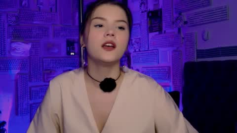 Snapshot of evathopson chatting on February 1, 3:18 pm Eva  next stream -  - 1600 UTC2000  online show from February 1, 3:18 pm