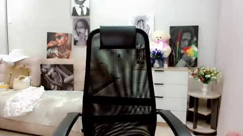 evelove online show from September 19, 5:38 pm