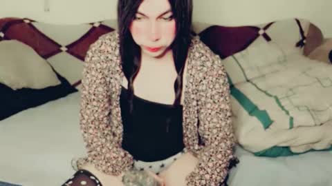 Snapshot of evelyn420521 chatting on October 15, 2:40 pm evelyn420521 online show from October 15, 2:40 pm