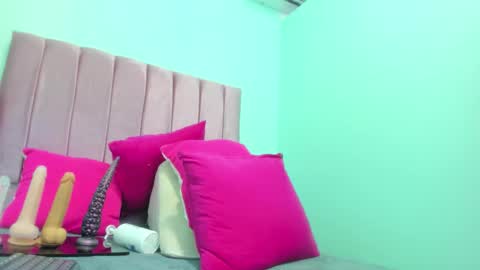 evelyn_morgan1 online show from January 11, 1:11 am