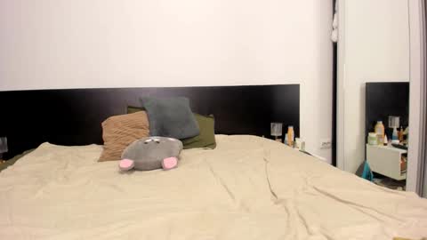 Evelyne online show from March 6, 10:53 pm